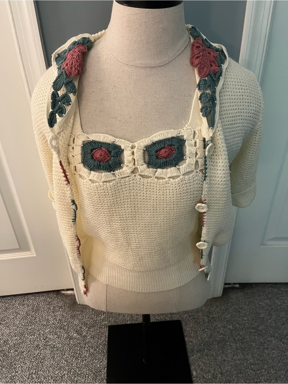 Vintage Chego Cream Crochet-Trim Short Sleeve Sweater with matching Cami